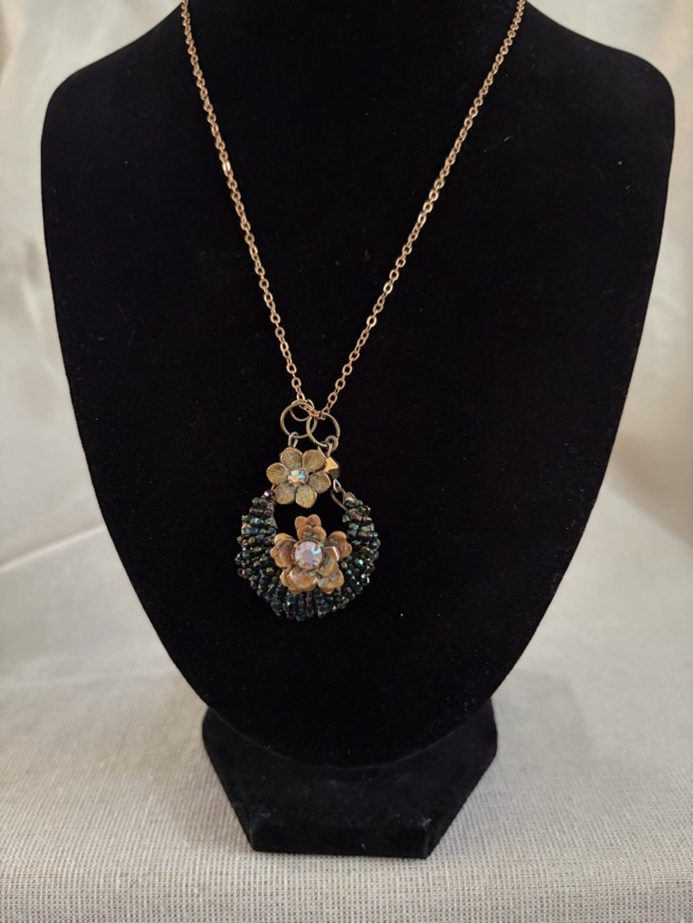 Gold-Tone Floral Pendant Necklace with Iridescent Beads